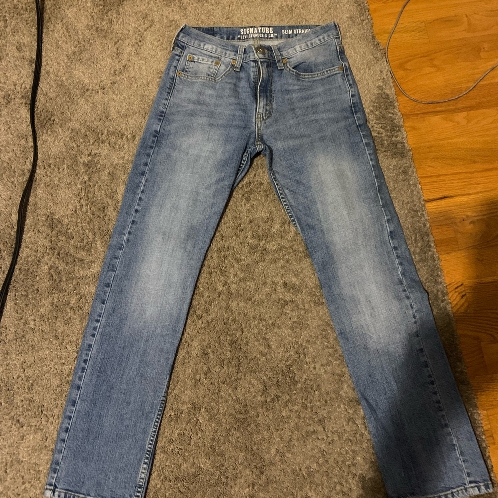 Slim straight Levi’s jeans